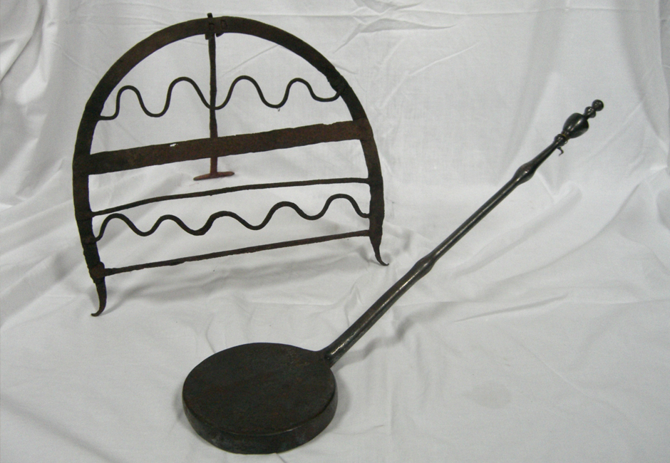 Late 18th / early 19th century domestic iron ware